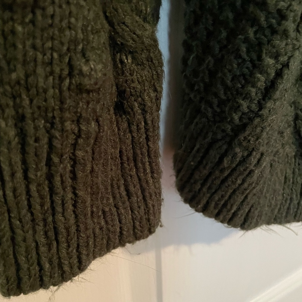Comfy Universal Thread sweater (Target) in hunter green, XXL - Picture 4 of 7